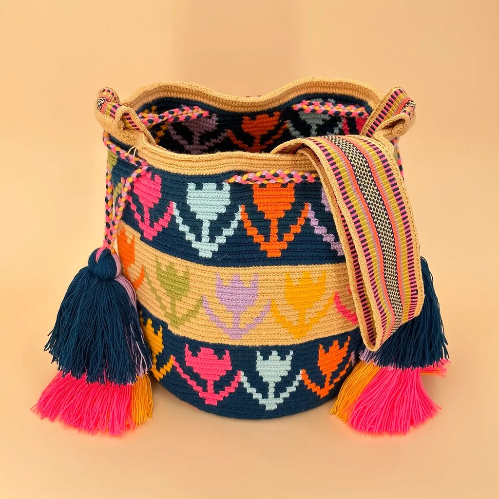 Sac à bandoulière tissé à la main par des tisserandes de la communauté Wayuu en Colombie - sac issu du commerce équitable et dans une démarche de slow fashion.