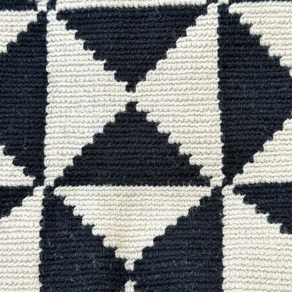 Sac à bandoulière, tissé à la main par des tisserandes de la communauté indigène Wayuu en Colombie. Sac issu du commerce équitable et dans une démarche de Slow-Fashion.