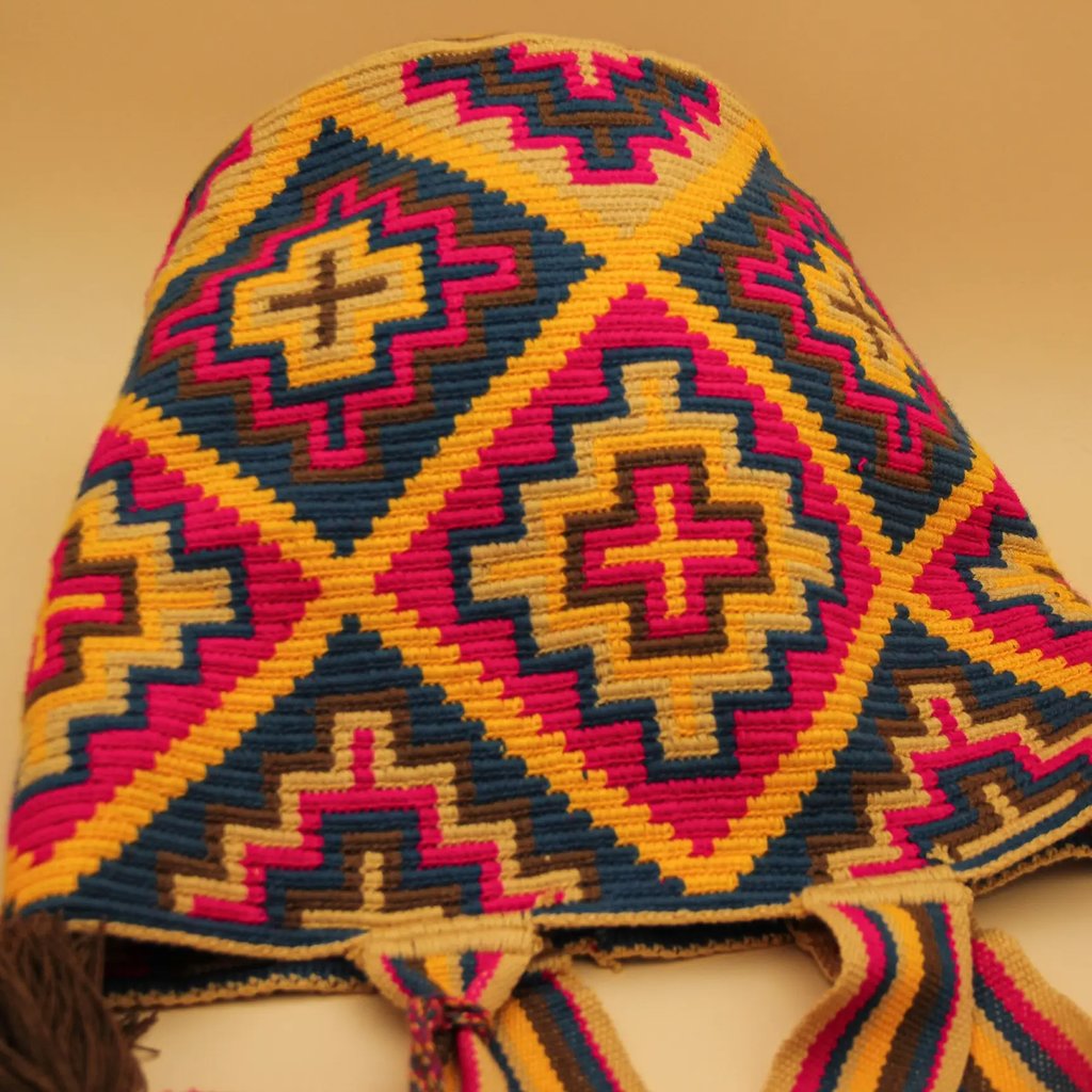 Cabas popayan mochila Wayuu. Fabriquée à la main. fabrication équitable. slow fashion. couleurs estivales et vives. 