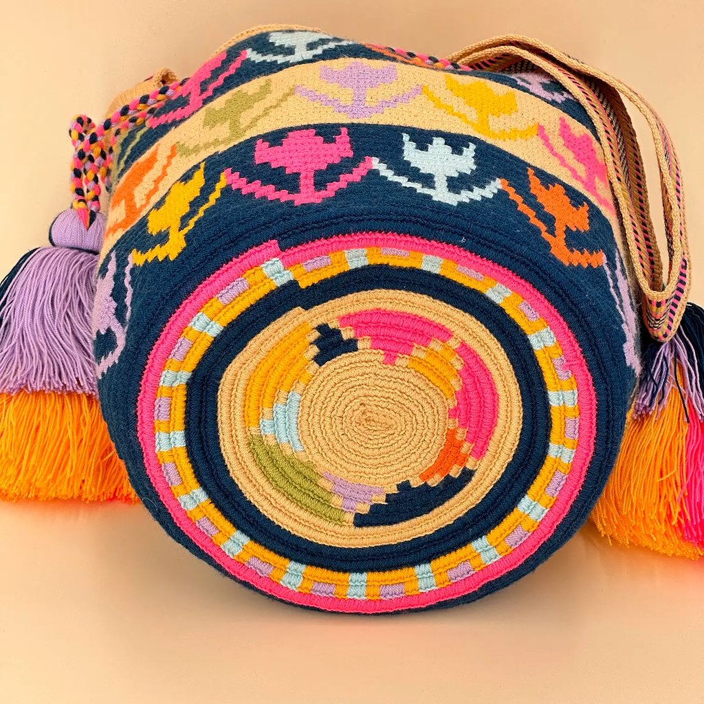 Sac à bandoulière tissé à la main par des tisserandes de la communauté Wayuu en Colombie - sac issu du commerce équitable et dans une démarche de slow fashion.