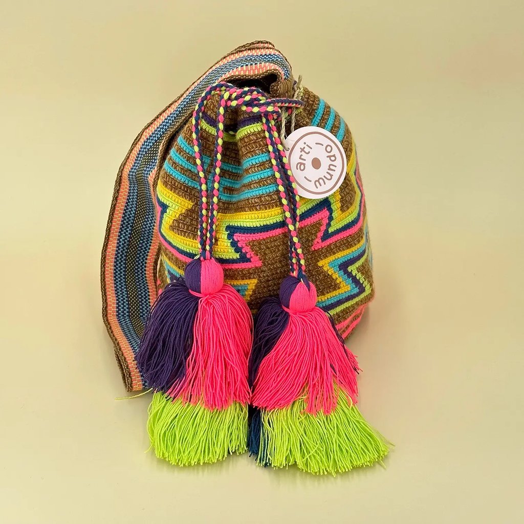 Sac à bandoulière tissé à la main par des tisserandes de la communauté Wayuu en Colombie - sac issu du commerce équitable et dans une démarche de slow fashion.