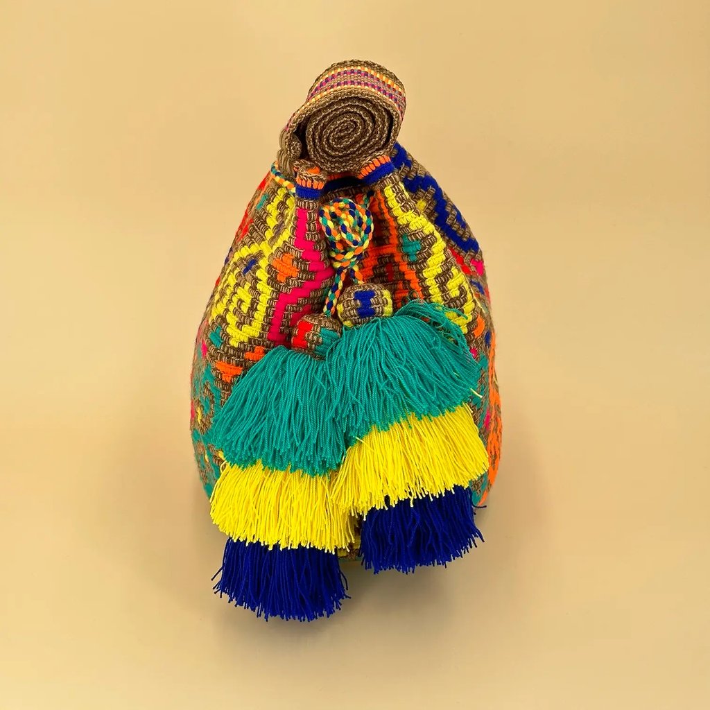 Sac à bandoulière tissé à la main par des tisserandes de la communauté Wayuu en Colombie - sac issu du commerce équitable et dans une démarche de slow fashion.