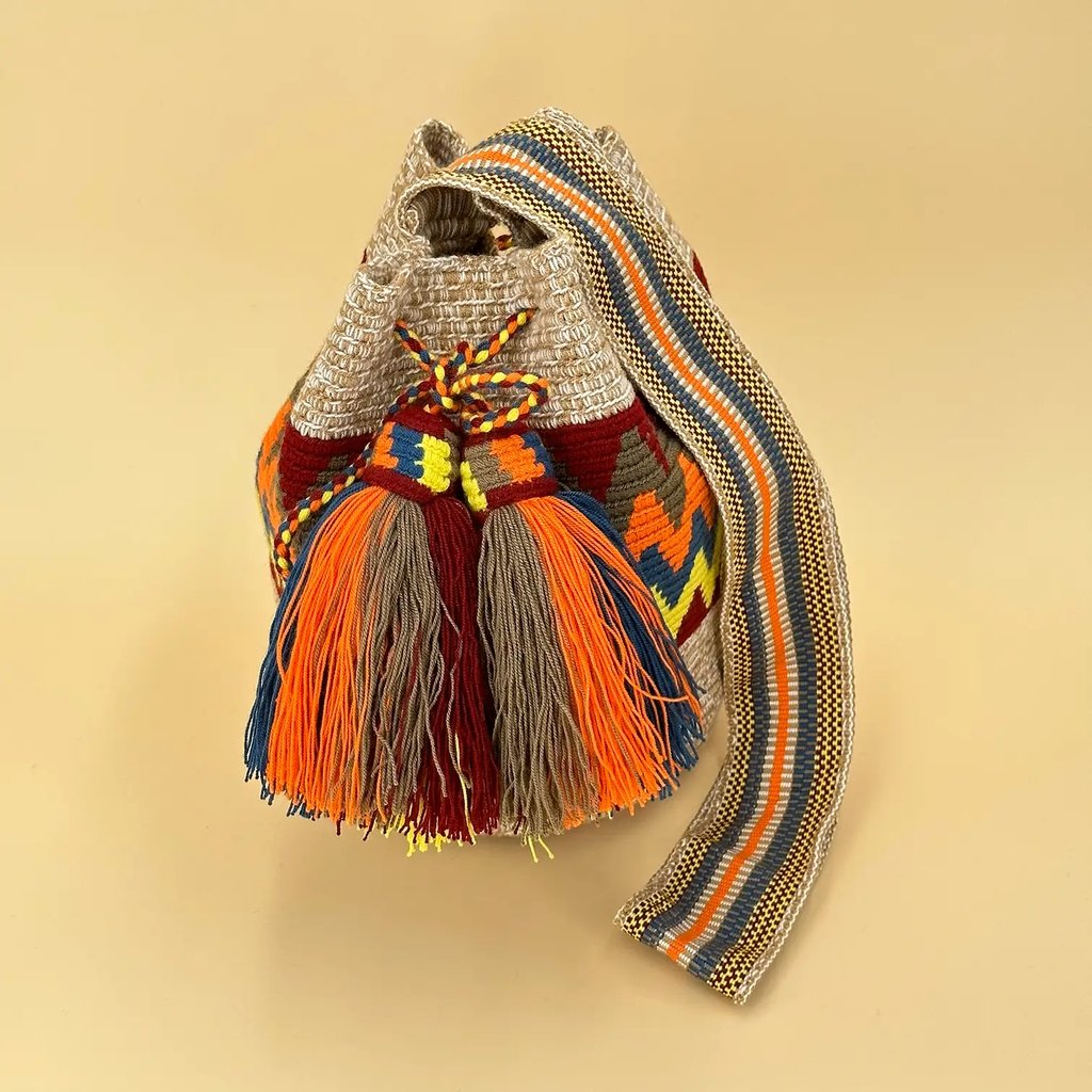 Sac à bandoulière tissé à la main par des tisserandes de la communauté Wayuu en Colombie - sac issu du commerce équitable et dans une démarche de slow fashion.