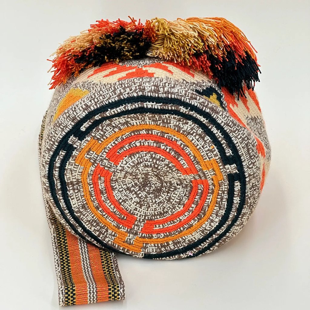 Sac à bandoulière, tissé à la main par des tisserandes de la communauté indigène Wayuu en Colombie. Sac issu du commerce équitable et dans une démarche de Slow-Fashion.