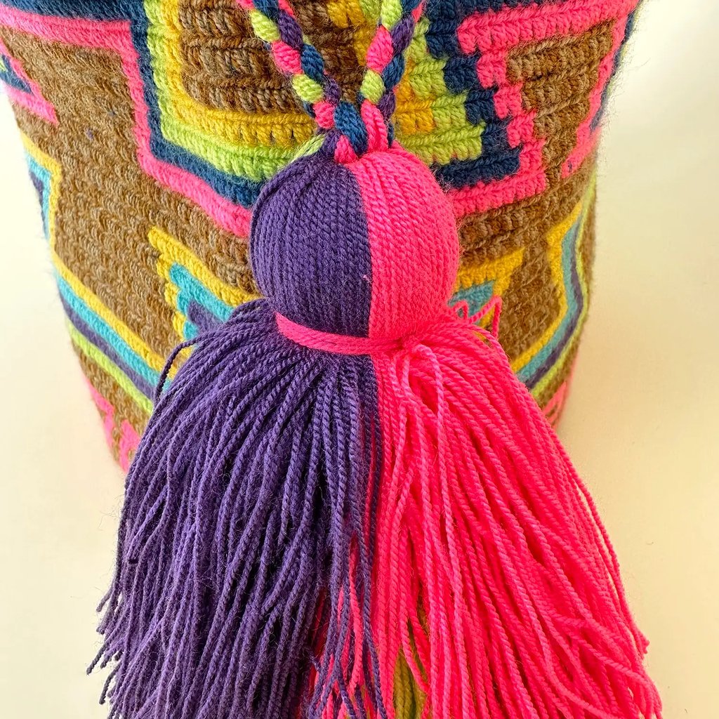 Sac à bandoulière tissé à la main par des tisserandes de la communauté Wayuu en Colombie - sac issu du commerce équitable et dans une démarche de slow fashion.