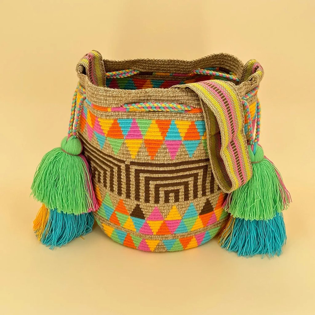 Sac à bandoulière tissé à la main par des tisserandes de la communauté Wayuu en Colombie - sac issu du commerce équitable et dans une démarche de slow fashion.