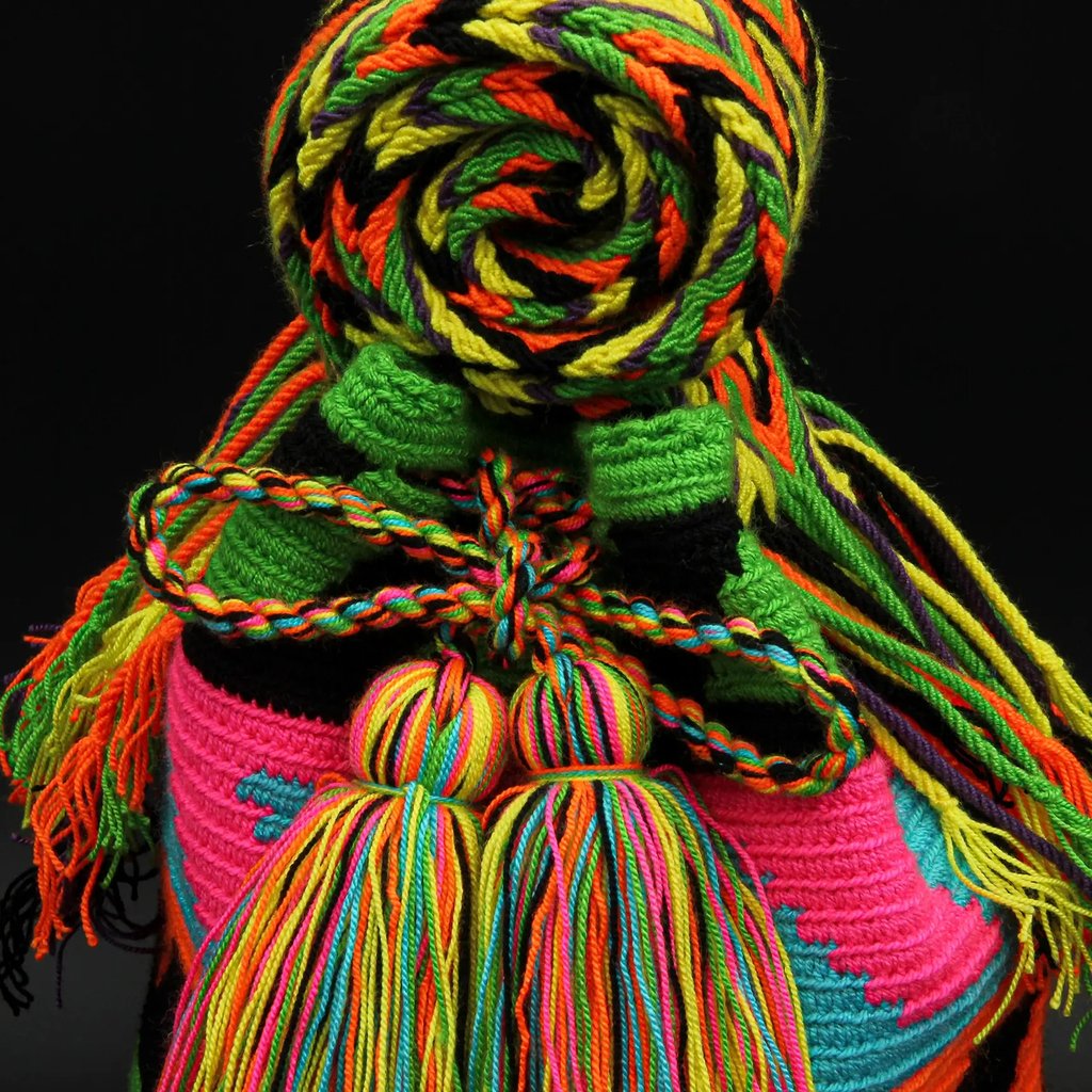 Panier Guatapé mochila Wayuu. Fabriquée à la main. fabrication équitable. slow fashion. couleurs estivales et vives. 