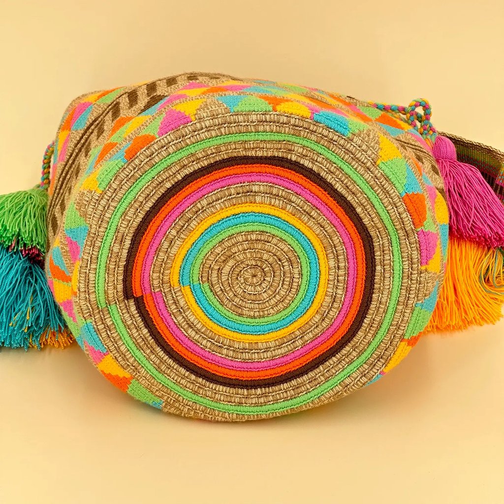 Sac à bandoulière tissé à la main par des tisserandes de la communauté Wayuu en Colombie - sac issu du commerce équitable et dans une démarche de slow fashion.