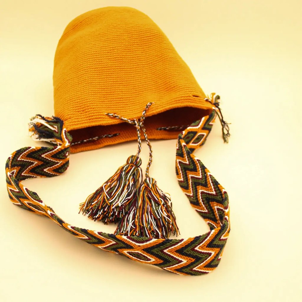 Sac  Tatacoa uni orange mochila Wayuu. Fabriquée à la main. fabrication équitable. slow fashion. couleurs estivales et vives. 