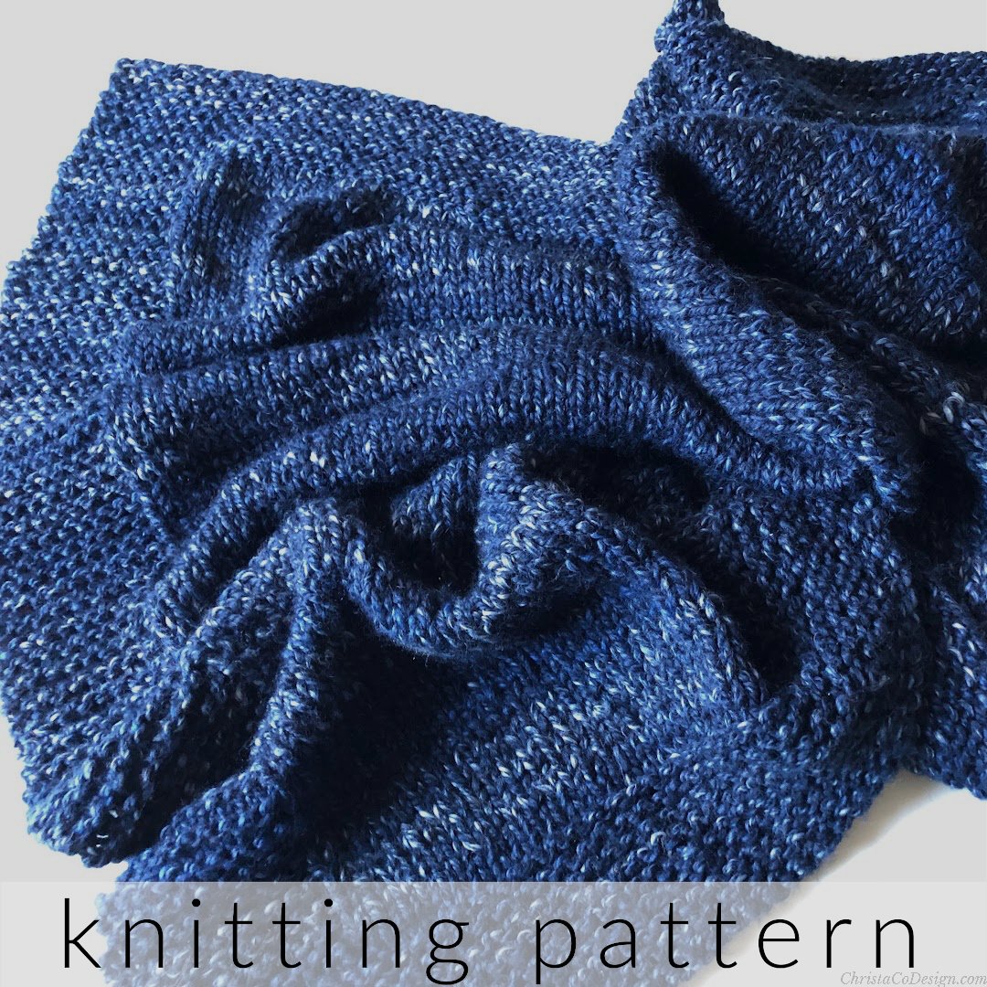 Chunky blue knit blanket.