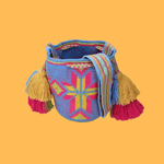 Petit sac bandoulière mochila femme et homme, tissé à la main par des tisserandes de la communauté Wayuu en Colombie. Issu d'une mode éthique et slow-fashion.