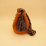 Sac  Tatacoa uni orange mochila Wayuu. Fabriquée à la main. fabrication équitable. slow fashion. couleurs estivales et vives. 