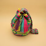 Sac Tatacoa mochila Wayuu. Fabriquée à la main. fabrication équitable. slow fashion. couleurs estivales et vives. 