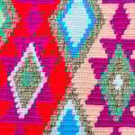 Sac à bandoulière, tissé à la main par des tisserandes de la communauté indigène Wayuu en Colombie. Sac issu du commerce équitable et dans une démarche de Slow-Fashion.