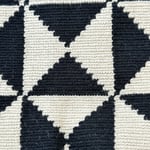 Sac à bandoulière, tissé à la main par des tisserandes de la communauté indigène Wayuu en Colombie. Sac issu du commerce équitable et dans une démarche de Slow-Fashion.