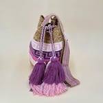 Sac à bandoulière tissé à la main par des tisserandes de la communauté indigène Wayuu en Colombie. Issu du commerce équitable et dans une démarche de Slow-Fashion.
