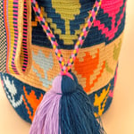 Sac à bandoulière tissé à la main par des tisserandes de la communauté Wayuu en Colombie - sac issu du commerce équitable et dans une démarche de slow fashion.