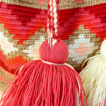 Sac à bandoulière tissé à la main par des tisserandes de la communauté Wayuu en Colombie - sac issu du commerce équitable et dans une démarche de slow fashion.