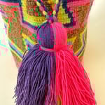 Sac à bandoulière tissé à la main par des tisserandes de la communauté Wayuu en Colombie - sac issu du commerce équitable et dans une démarche de slow fashion.