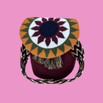 Sac mochila femme et homme, tissé à la main par des tisserandes de la communauté Wayuu en Colombie. Issu d'une mode éthique et slow-fashion.
