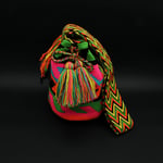 Panier Guatapé mochila Wayuu. Fabriquée à la main. fabrication équitable. slow fashion. couleurs estivales et vives. 