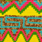 Sac à bandoulière, tissé à la main par des tisserandes de la communauté Wayuu en Colombie. 