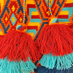 Sac à bandoulière tissé à la main par des tisserandes de la communauté indigène Wayuu en Colombie. Issu du commerce équitable et dans une démarche de Slow-Fashion.