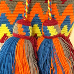 Sac à bandoulière tissé à la main par des tisserandes de la communauté Wayuu en Colombie - sac issu du commerce équitable et dans une démarche de slow fashion.