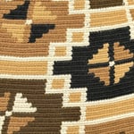 Panier tissé à la main par des tisserandes de la communauté indigène Yayuu en Colombie. Mode éthique. Slow Fashion.