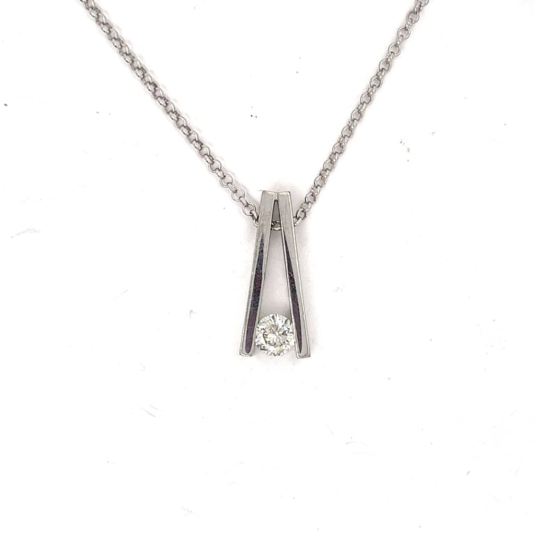 0.50ct H I1 Diamond Solitaire Bar Set Pendant