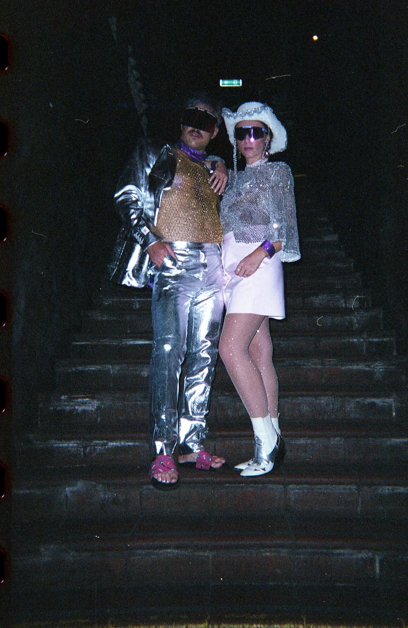 Review s Amor's not dead 13.9. 2023 (ZOOM)